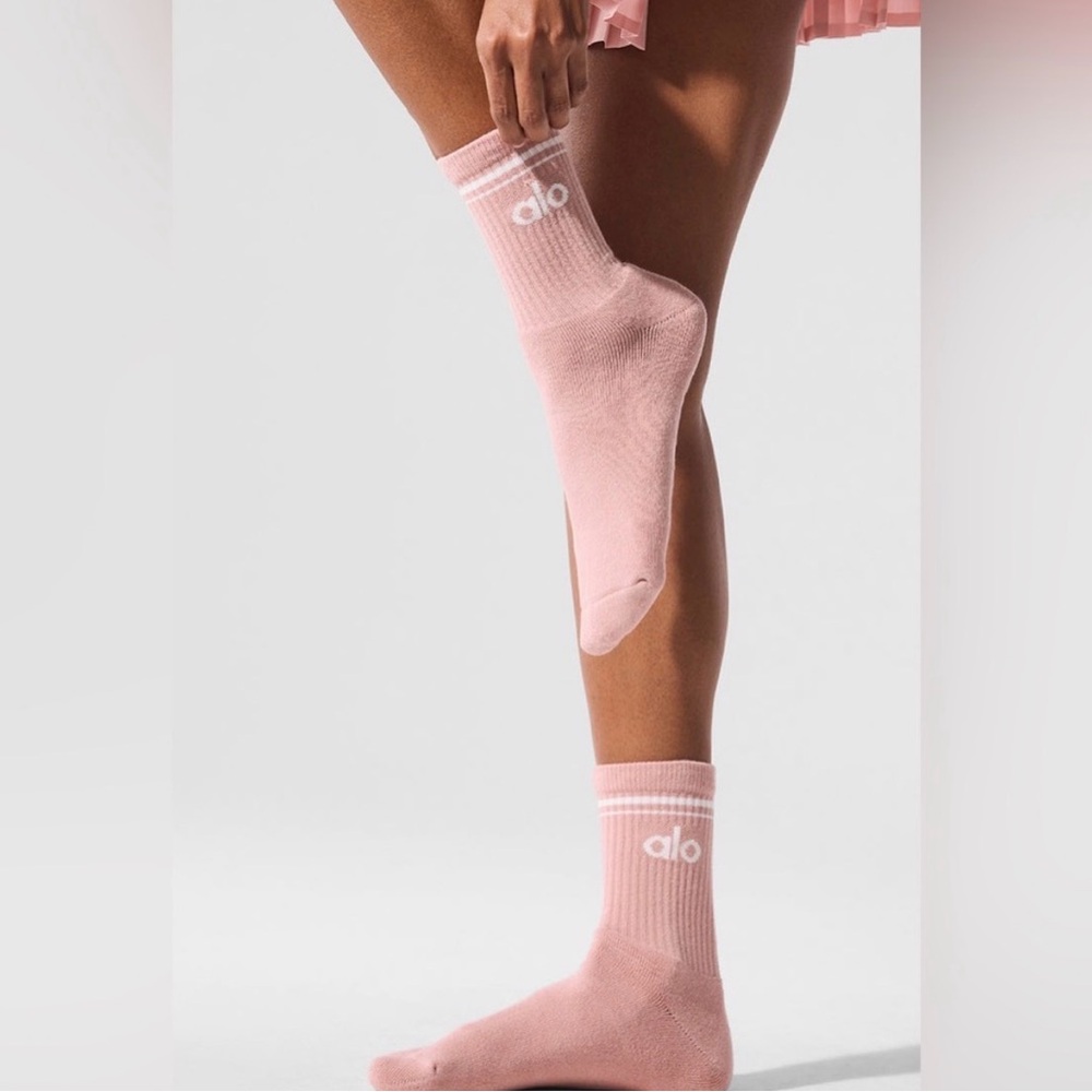 NWT Alo Yoga Unisex Half-Crew Sock